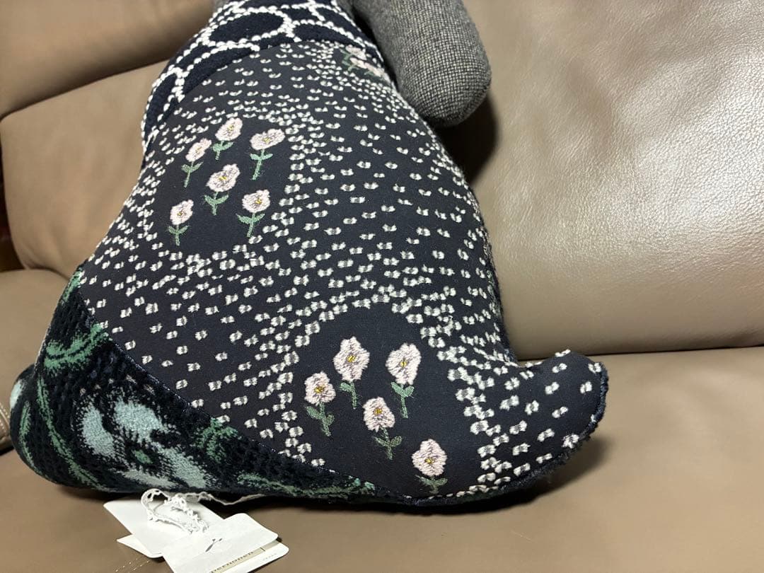 ミナペルホネン　2025 うさぎクッション　未使用品　バラッド　タンバリン