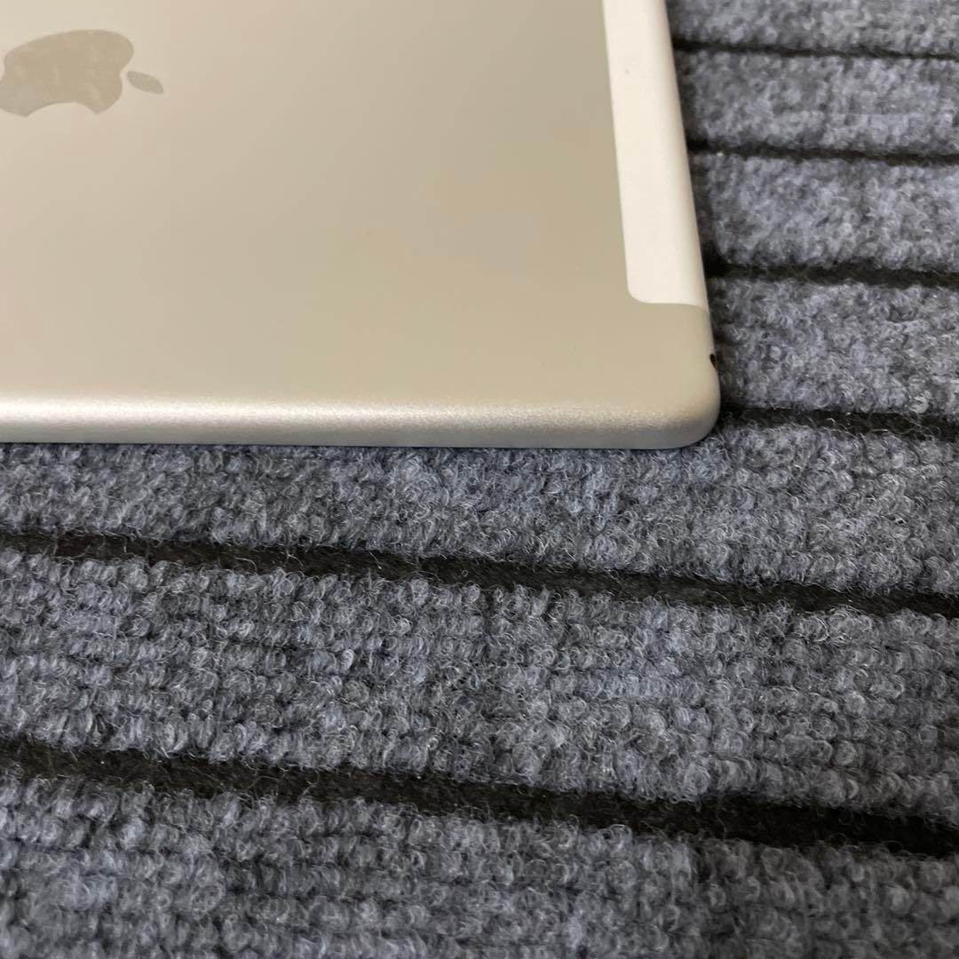 107 iPad 8世代 32GB SIMフリー シルバー