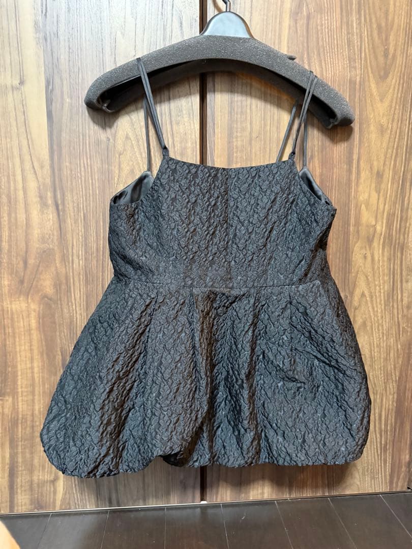 cavezarosso ジャガードぺプラムバルーンキャミソール