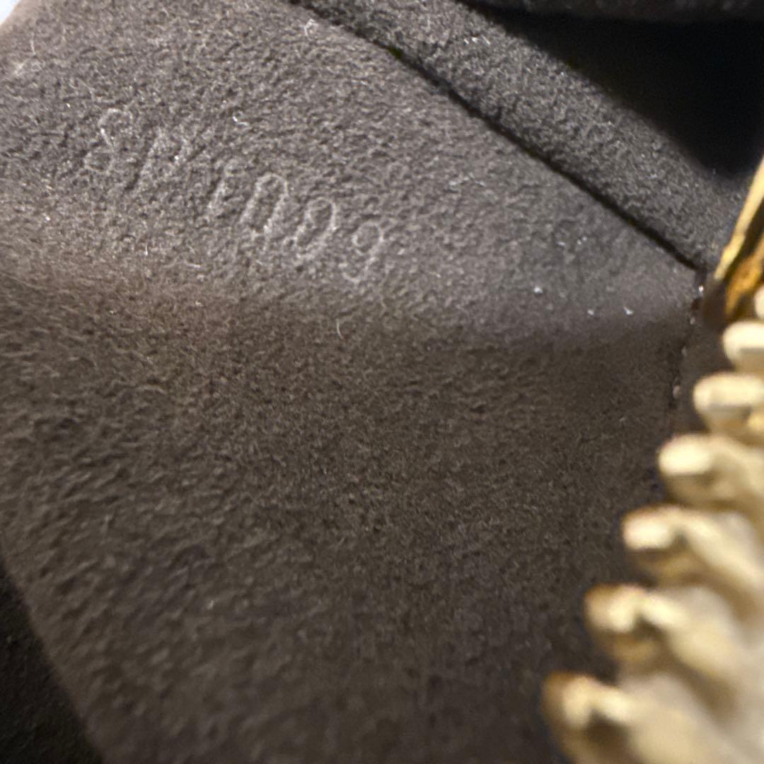 ショルダーバッグ　LOUIS VUITTON マヒナXL