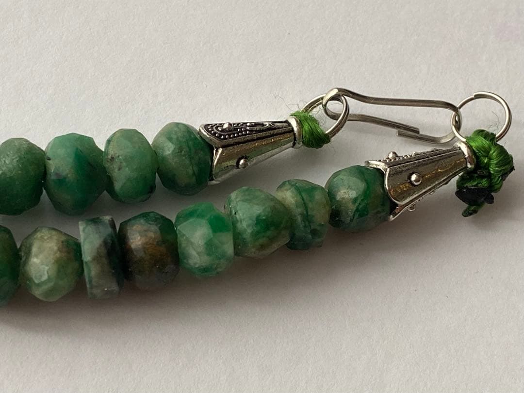 エメラルド　ビーズ