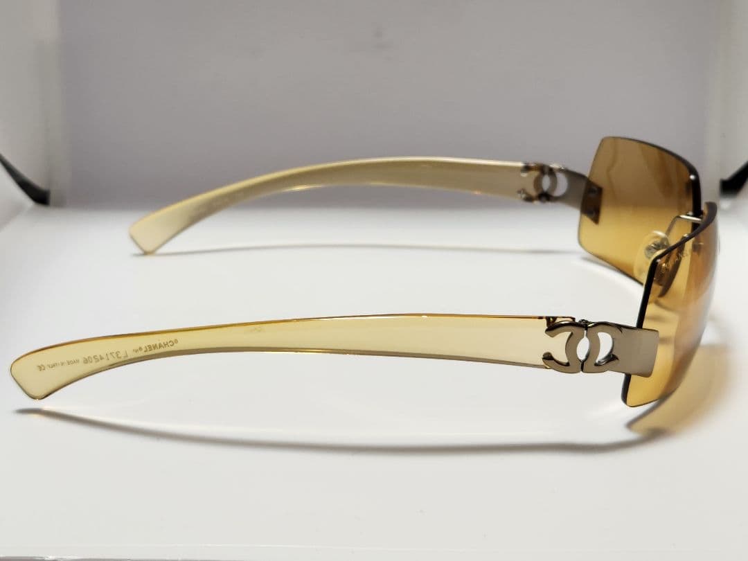 CHANEL サングラス オレンジ系？ シャネル 4048