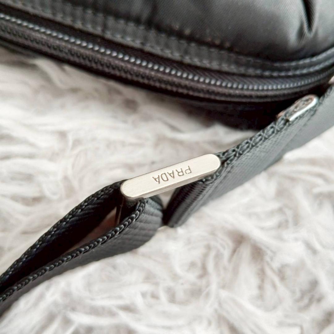 プラダ PRADA ナイロン ショルダーバッグ 黒 B7370 三角ロゴ