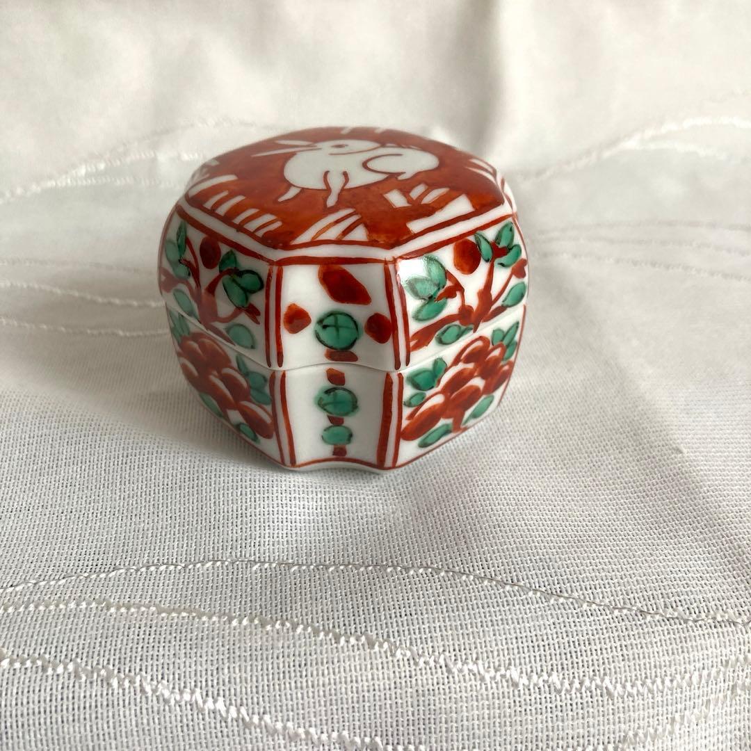 【新品未使用】香合　赤絵 卯 入角　徳泉窯　西村徳泉
