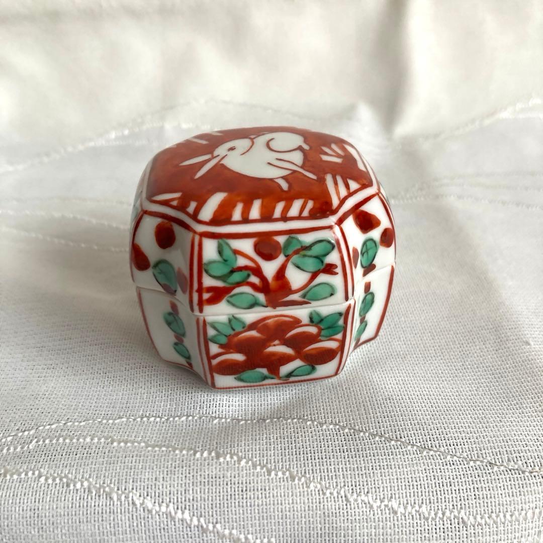 【新品未使用】香合　赤絵 卯 入角　徳泉窯　西村徳泉