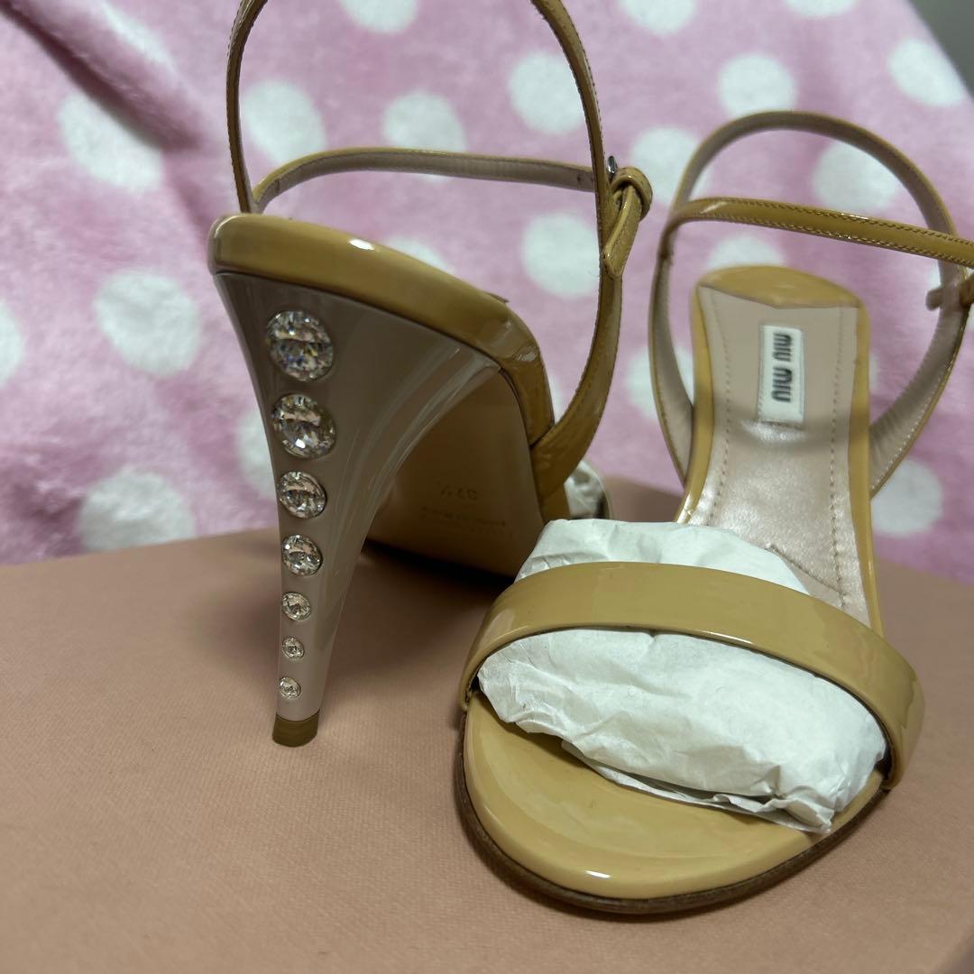 Miu Miu ベージュ ストラップサンダル