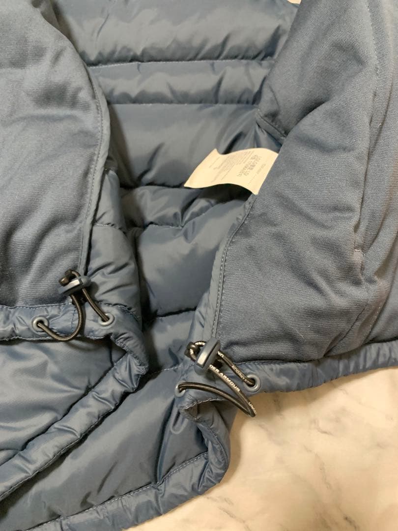 美品　UNDER ARMOUR COLDGEAR高機能 アーマーダウンベスト　L