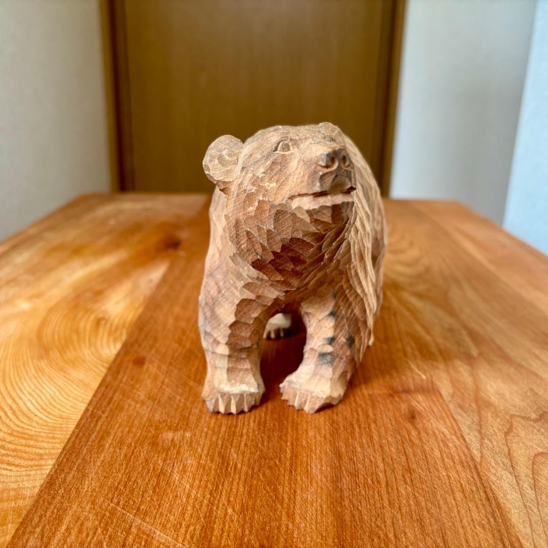 木彫りの熊　伊藤幹雄作　1点もの 無塗装