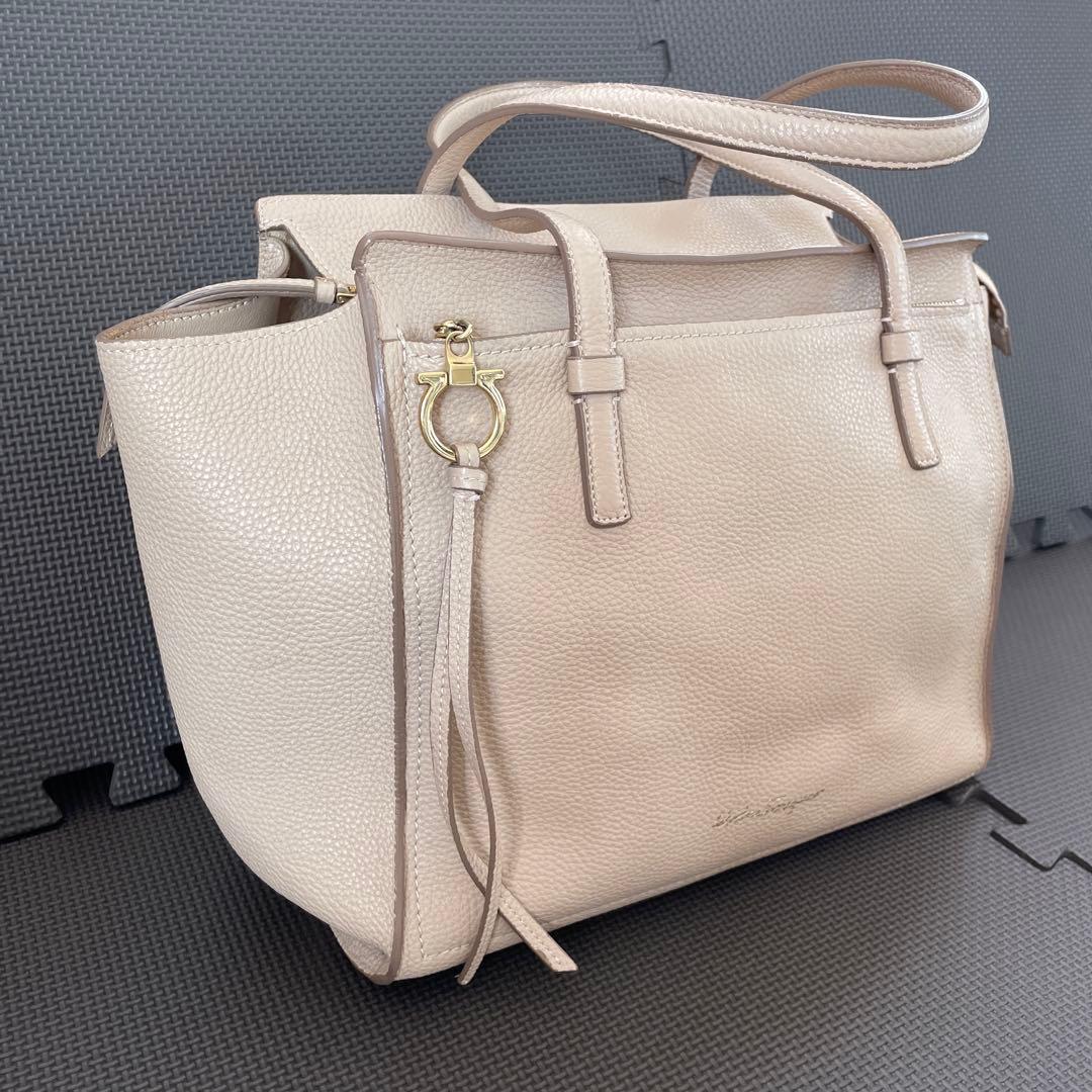 フェラガモバッグ　ラスト値下げ