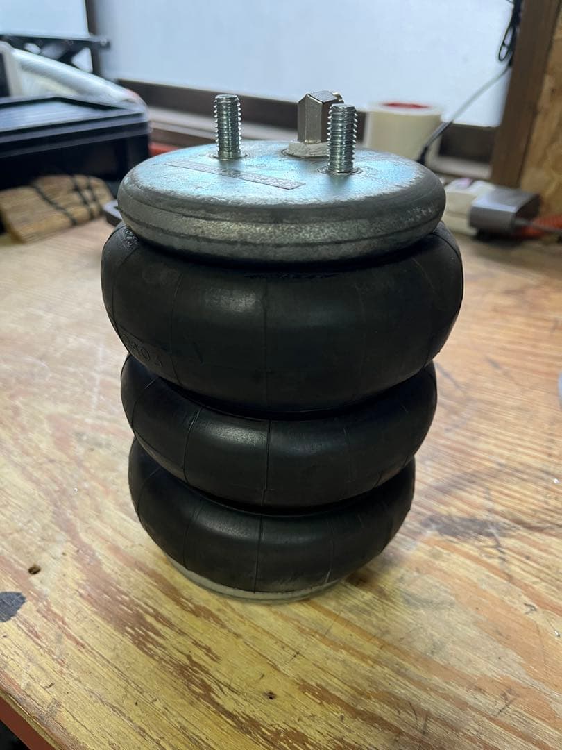 エアサス、エアバック