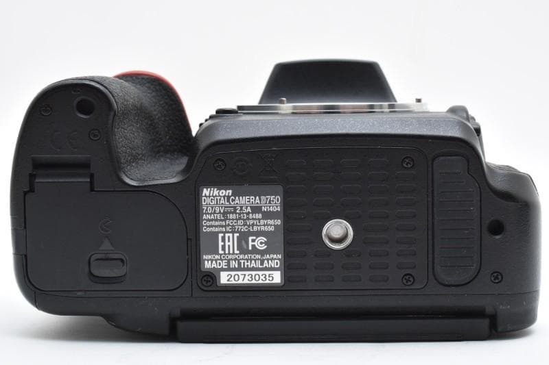 Nikon D750 デジタル一眼レフカメラ（付属品あり）