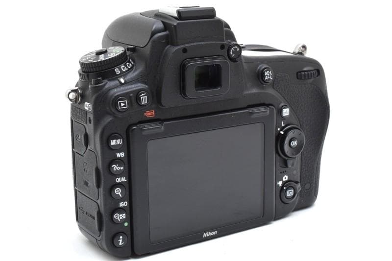 Nikon D750 デジタル一眼レフカメラ（付属品あり）