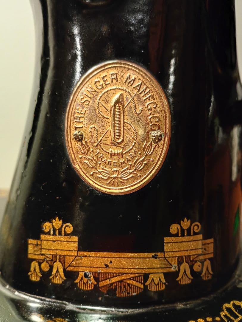 縫うためのアンティークミシン　シンガー　スフィンクス　手回しハンドル