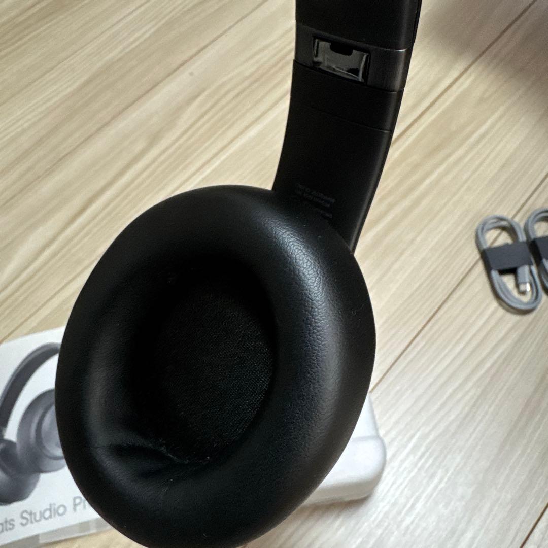 Beats Studio Pro ブラック