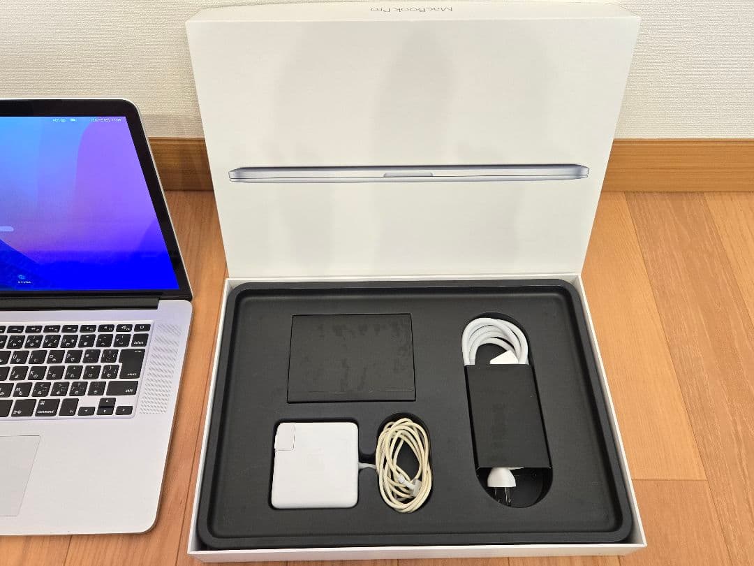 MacBook Pro 2015 15インチ 元箱、充電器付【値下げ】