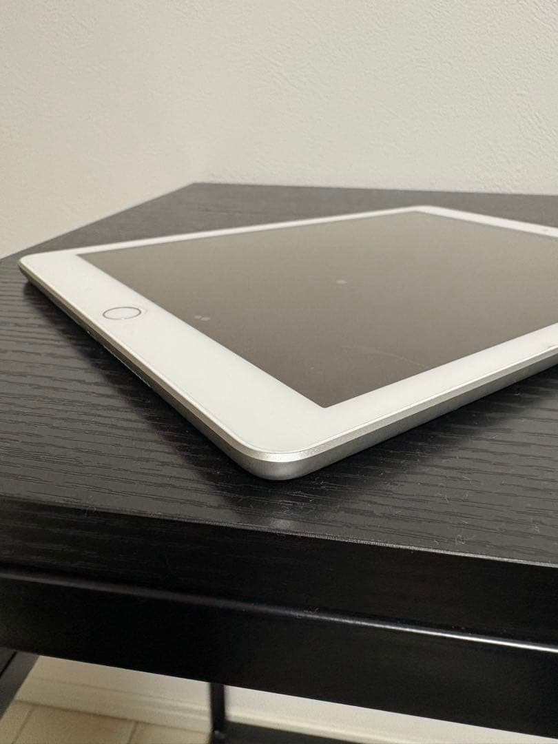 iPad アイパッド 第6世代 シルバー 32GB
