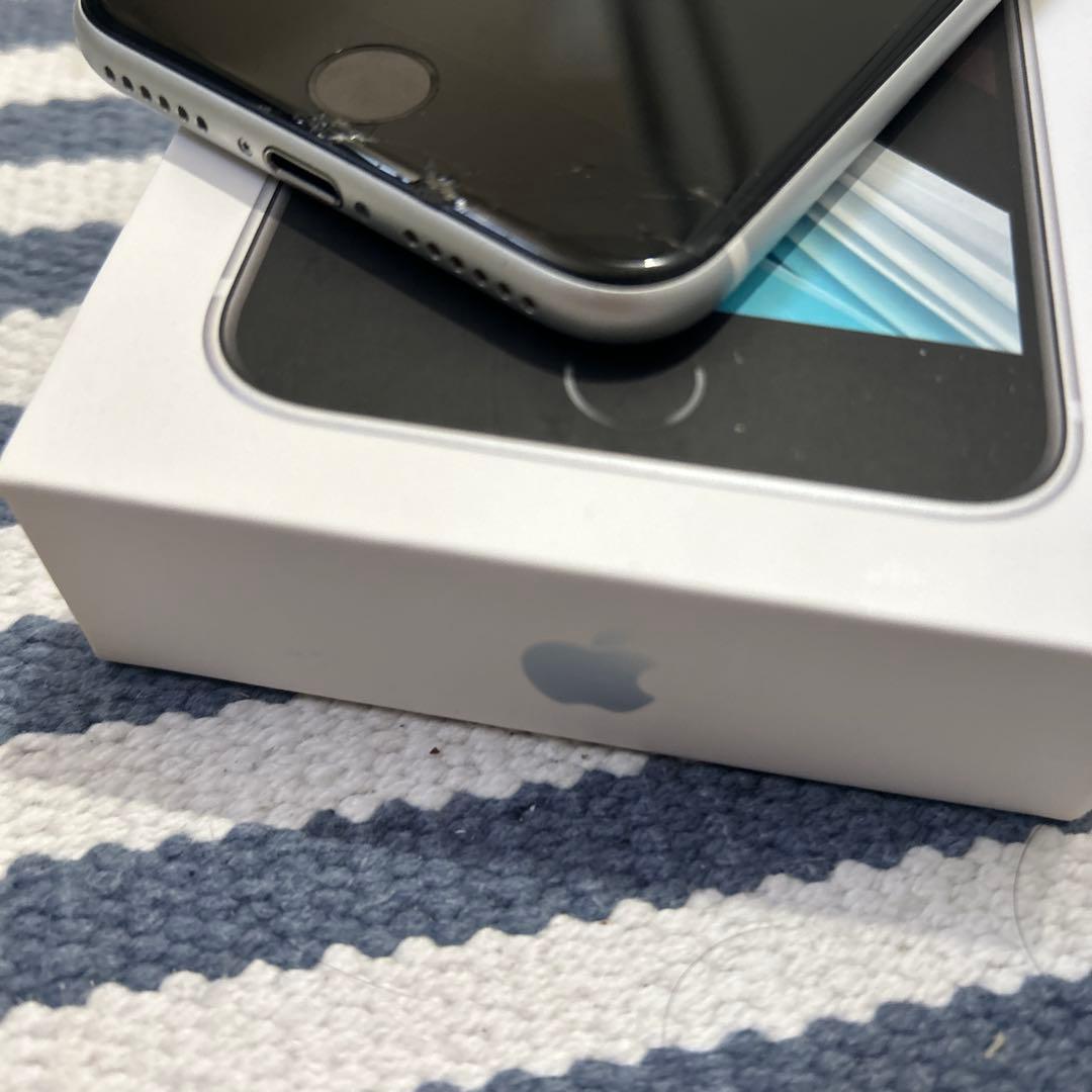 Apple iPhone SE 64GB ホワイト