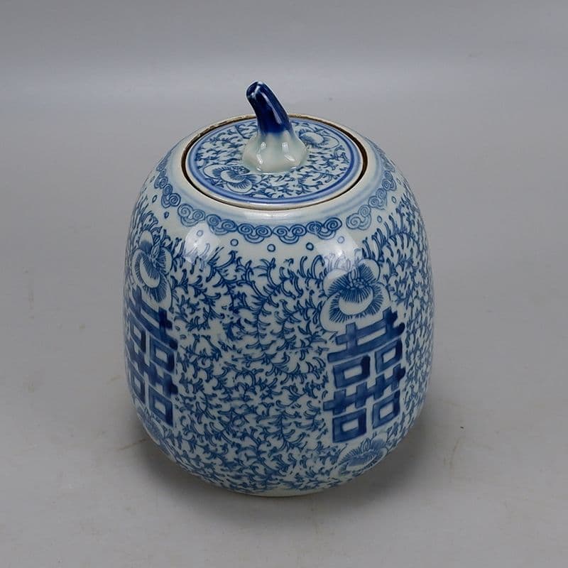 青花纏枝蓮紋四喜マクウリ缶 茶道具 景徳鎮 陶磁器 装飾品 工芸品 置物