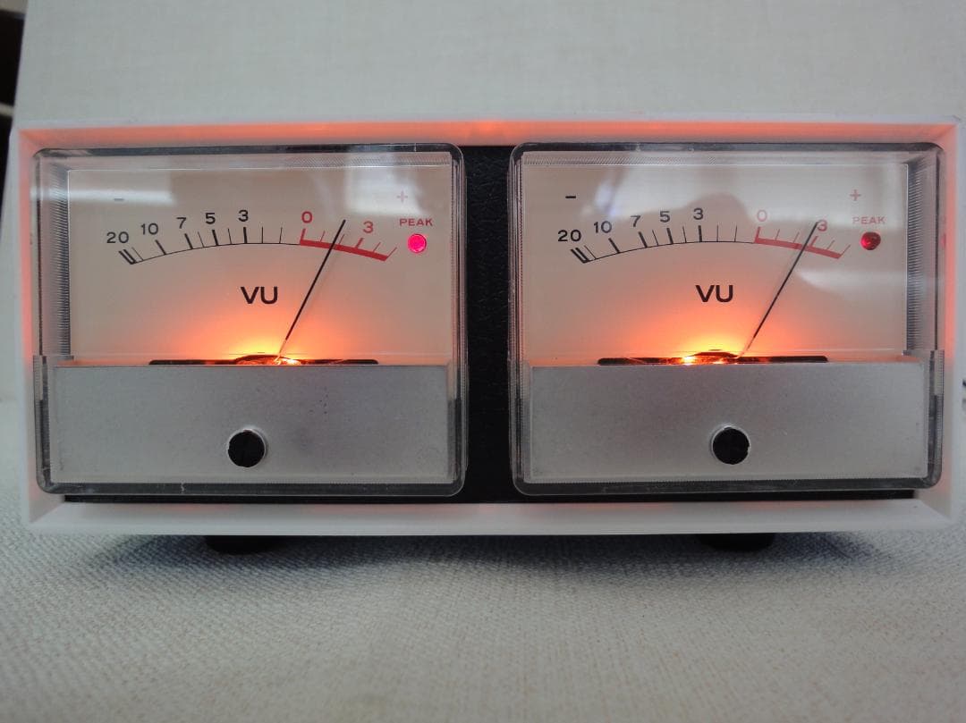自作ステレオVUメーター191号機（TEACピーク表示付）