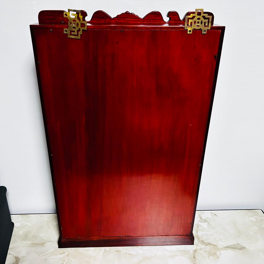 【美品】葡萄彫刻 木製ディスプレイ キャビネット 背面ミラー 唐木 飾り棚 骨董