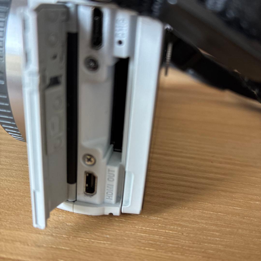 SONY α5100 ミラーレス一眼 本体と付属品