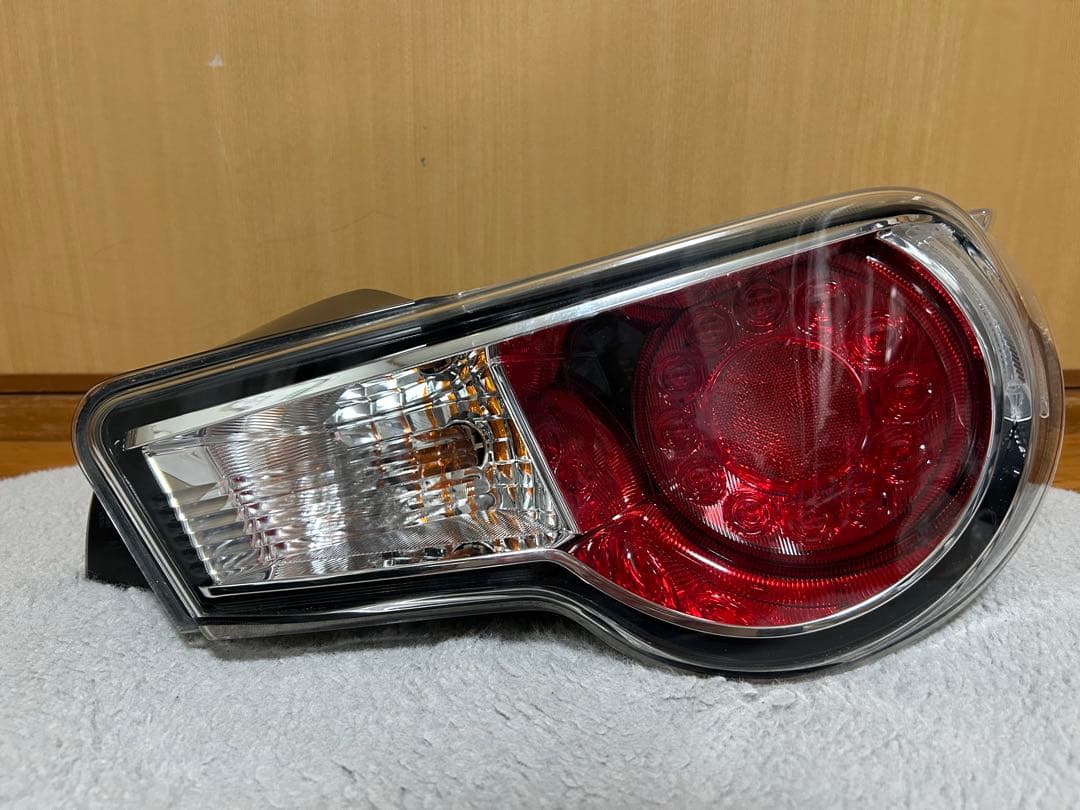 86 zn6 純正テールランプ とめたろうさま専用
