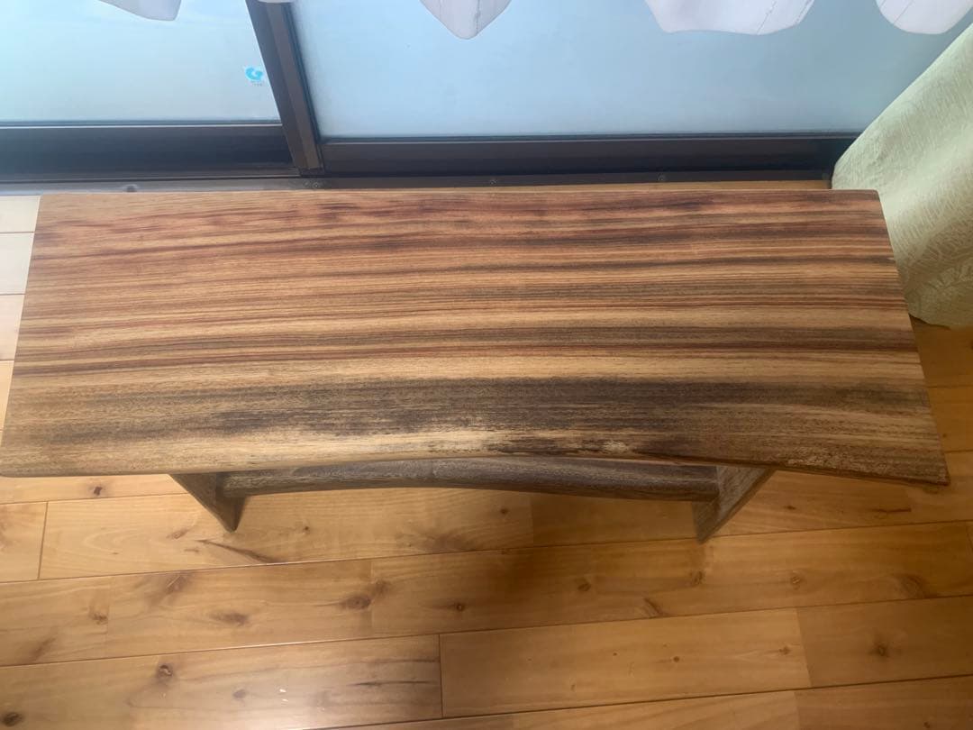 ☆リノ☆勿体ないワイルド❣️楠一枚板厚約4㎝サイドテーブル、TV台、飾り棚