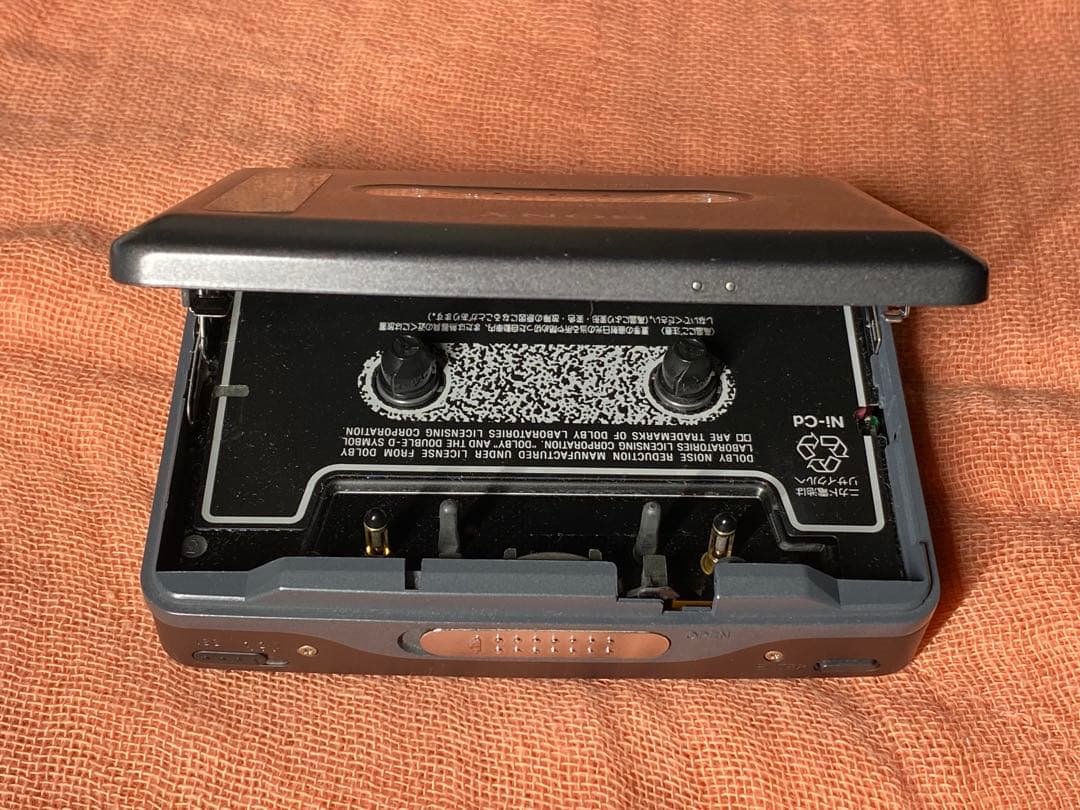 ソニー　カセット型ウォークマン　WM-GX822
