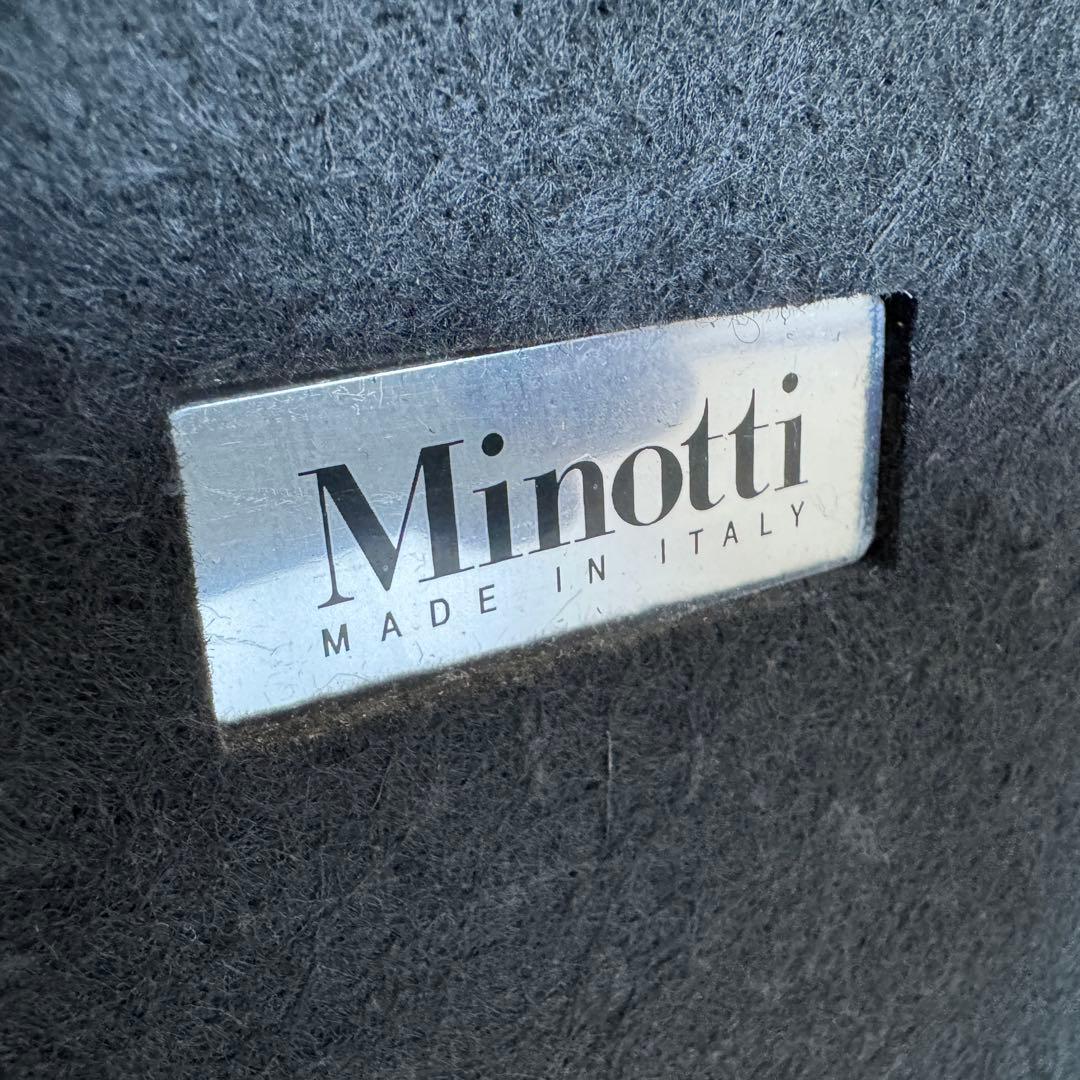 Minotti LOU サイドテーブル/コーヒーテーブル