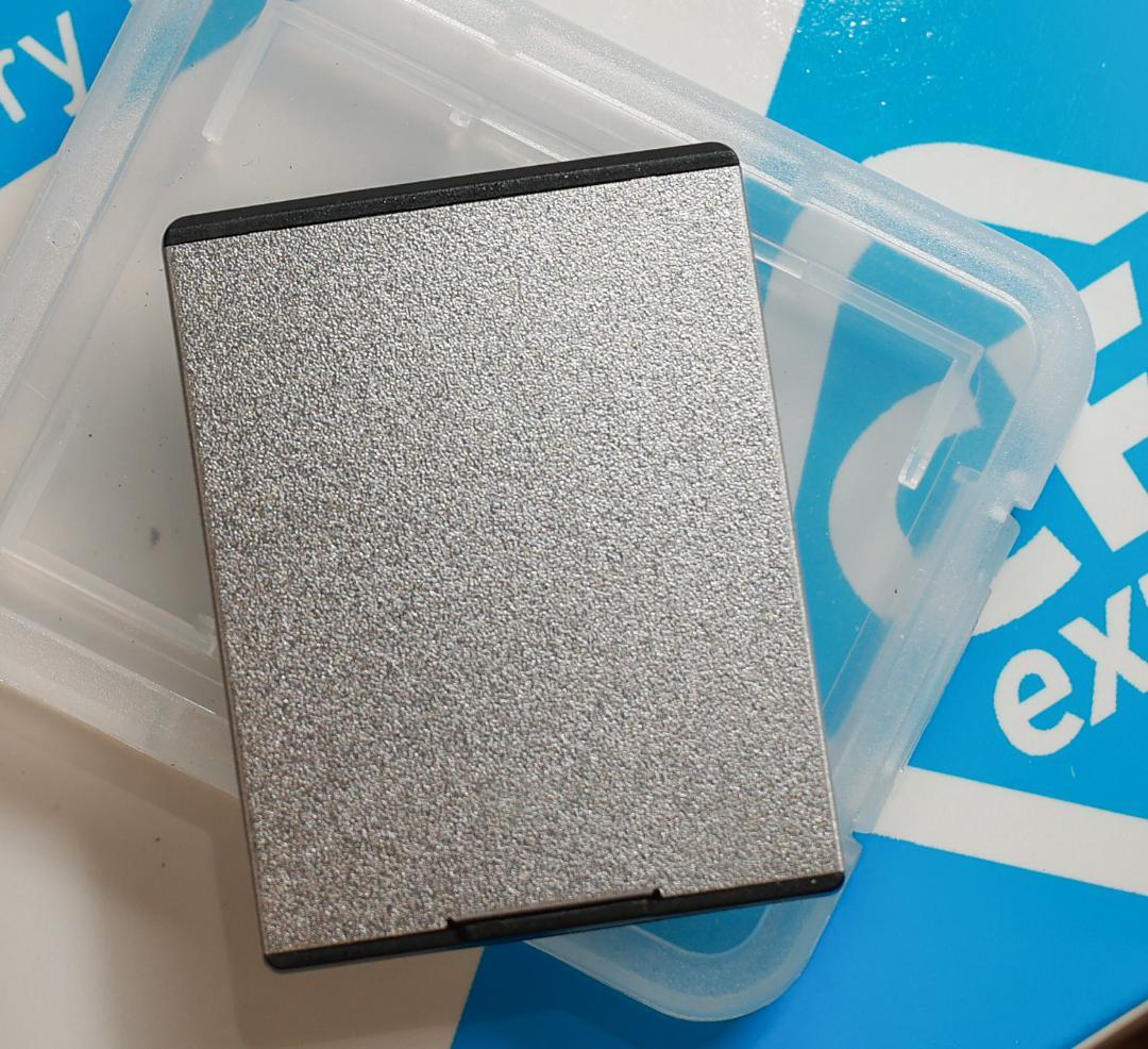 カードリーダー付き CFexpress TypeB 128GB　4K録画対応