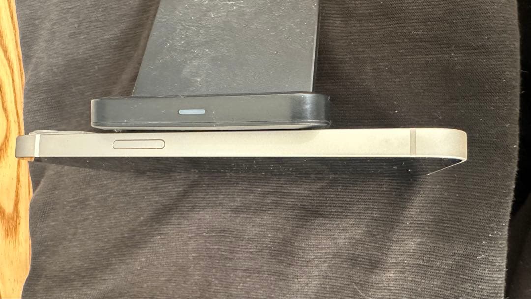 【週末セール】Apple iPhone 13 海外版 256GB スターライト