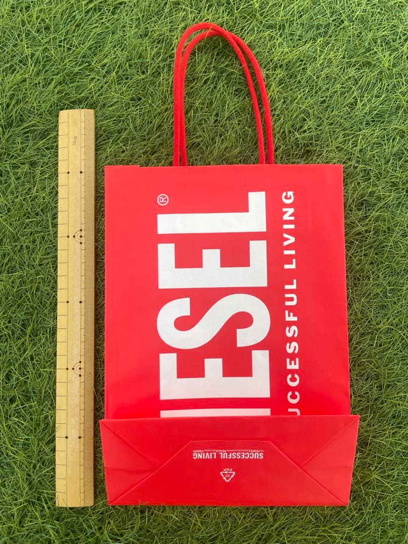 DIESEL ショップ袋 赤 中型 ショッパー 紙袋 手提げバック プレゼント袋