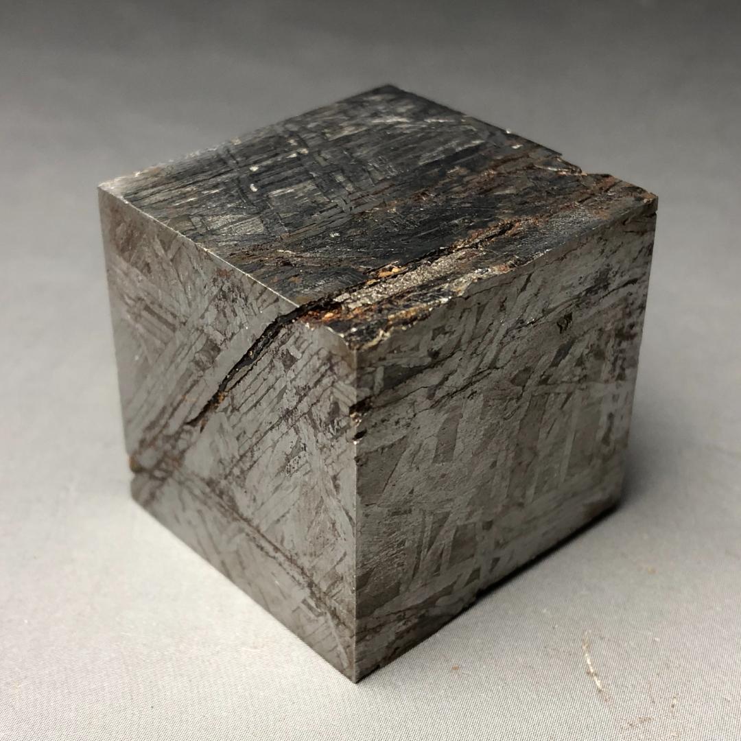 アルタイ隕石　メテオライト 立方体　 鉄隕石　重さ199ｇ