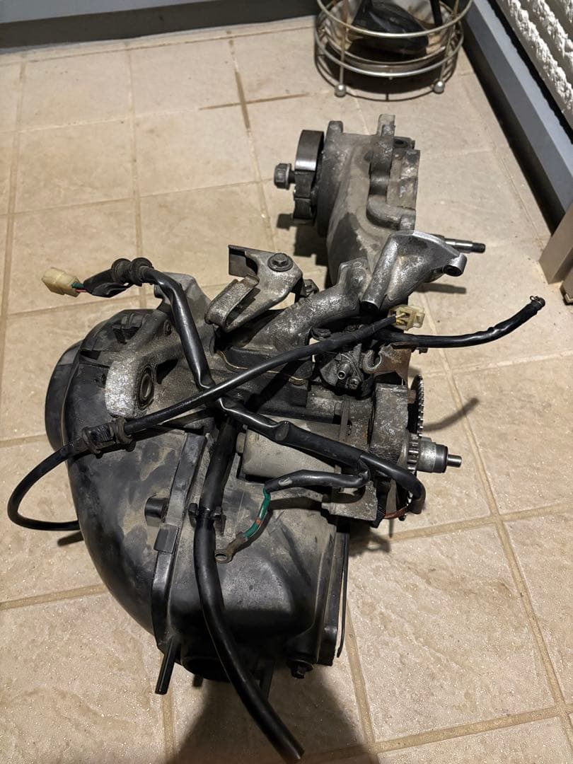 af34エンジン初爆ありピストン傷なし