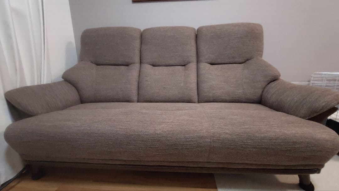 ニトリ　3人掛け布張りソファ(コウテイ3DR-DMO)