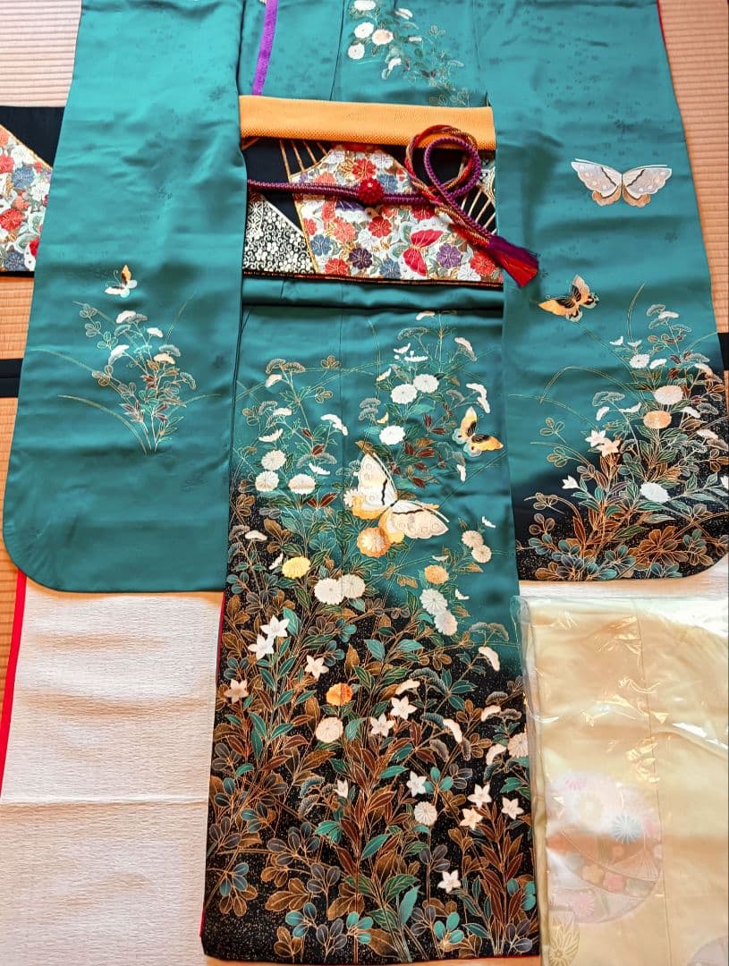 振袖フルセット エメラルドグリーン に金彩花蝶　丈164 裄64.5