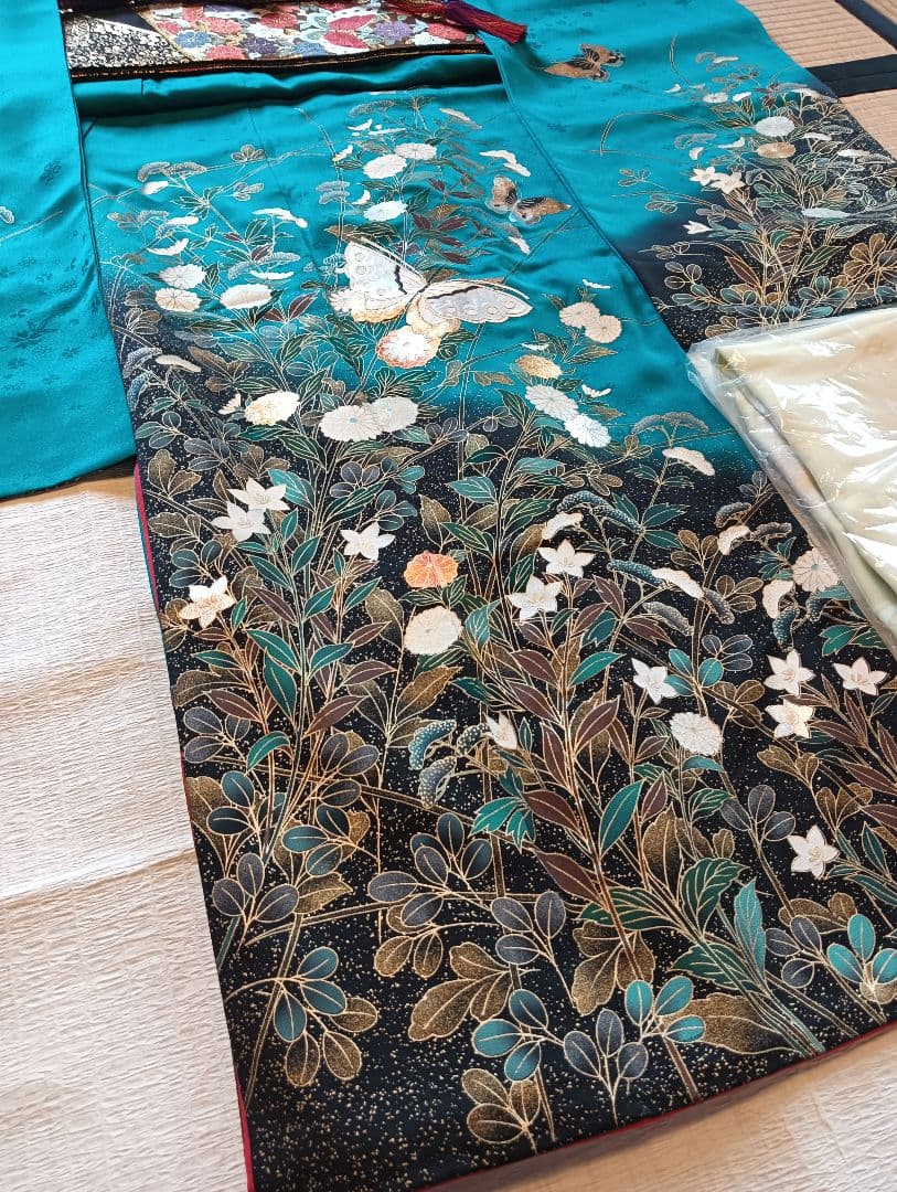 振袖フルセット エメラルドグリーン に金彩花蝶　丈164 裄64.5