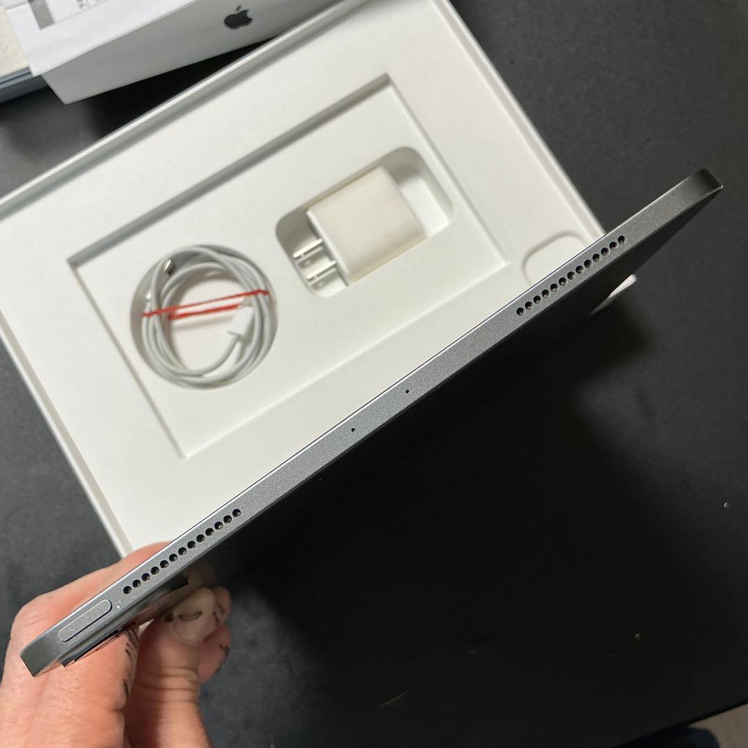 ★美品iPadPro 11インチ　第2世代　128GB WiFi バッテリ88％