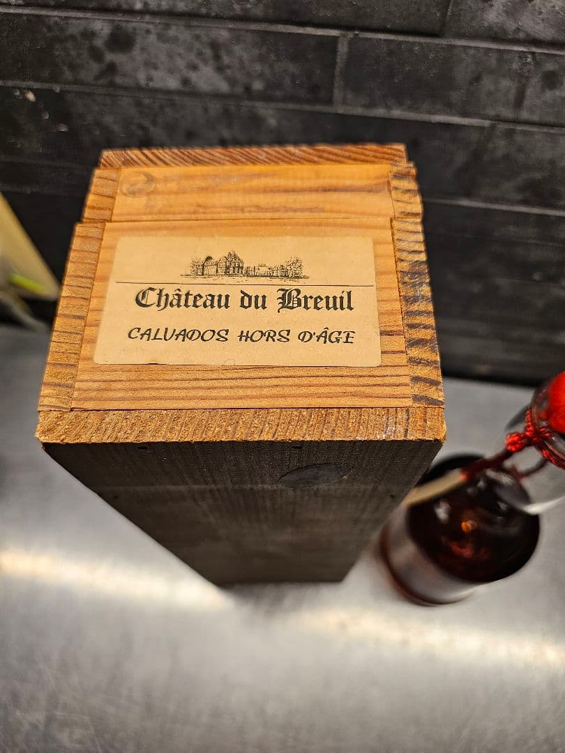 Chateau du Breuil 木製ケース付き　オールドボトル