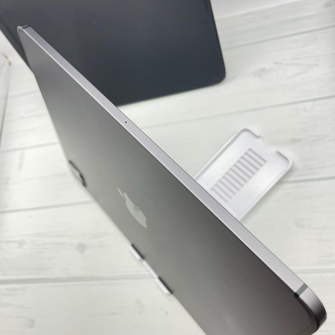 【美品】セルラー iPad Pro11 第2世代 純正マジックキーボードセット