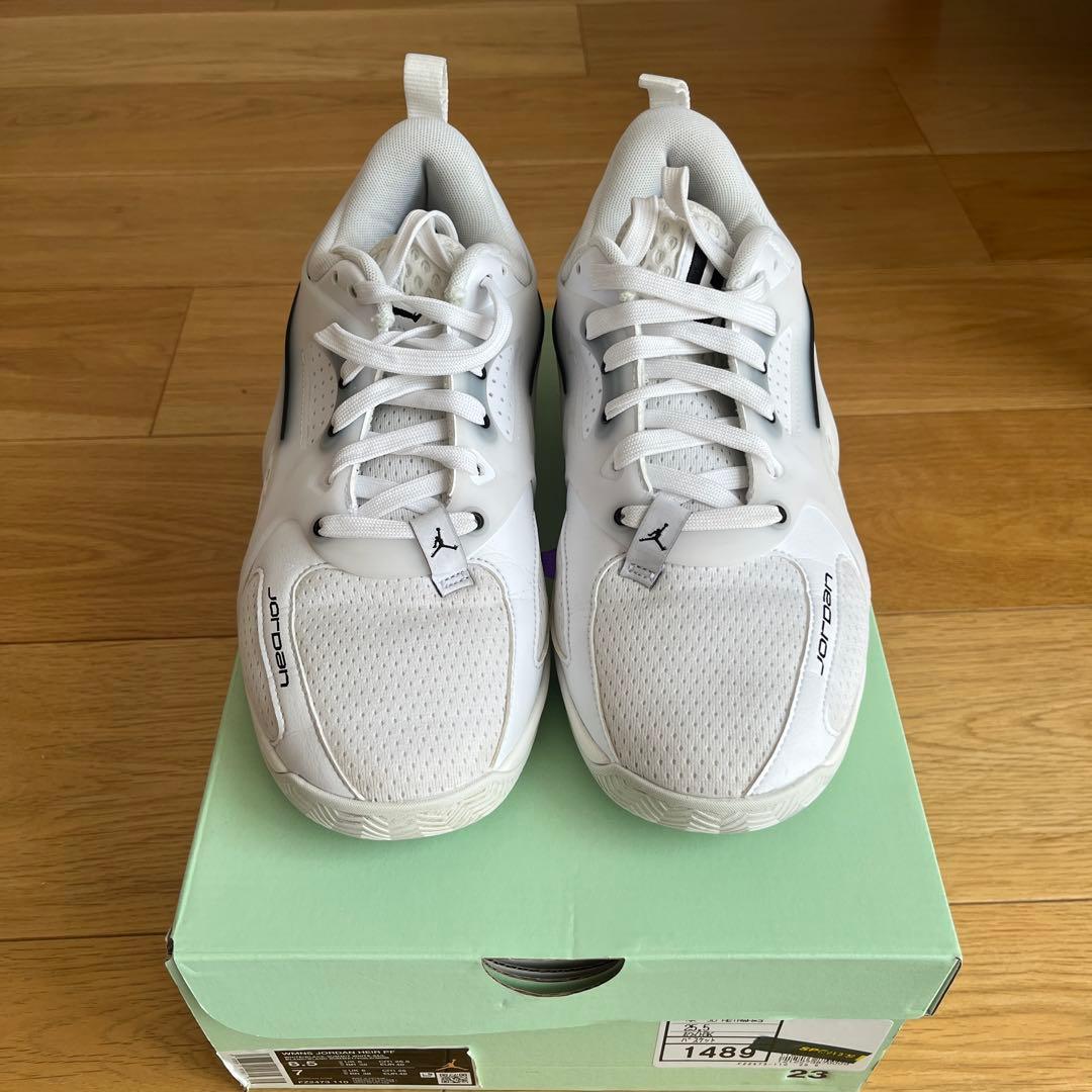 バスケットボール　シューズ　バッシュ