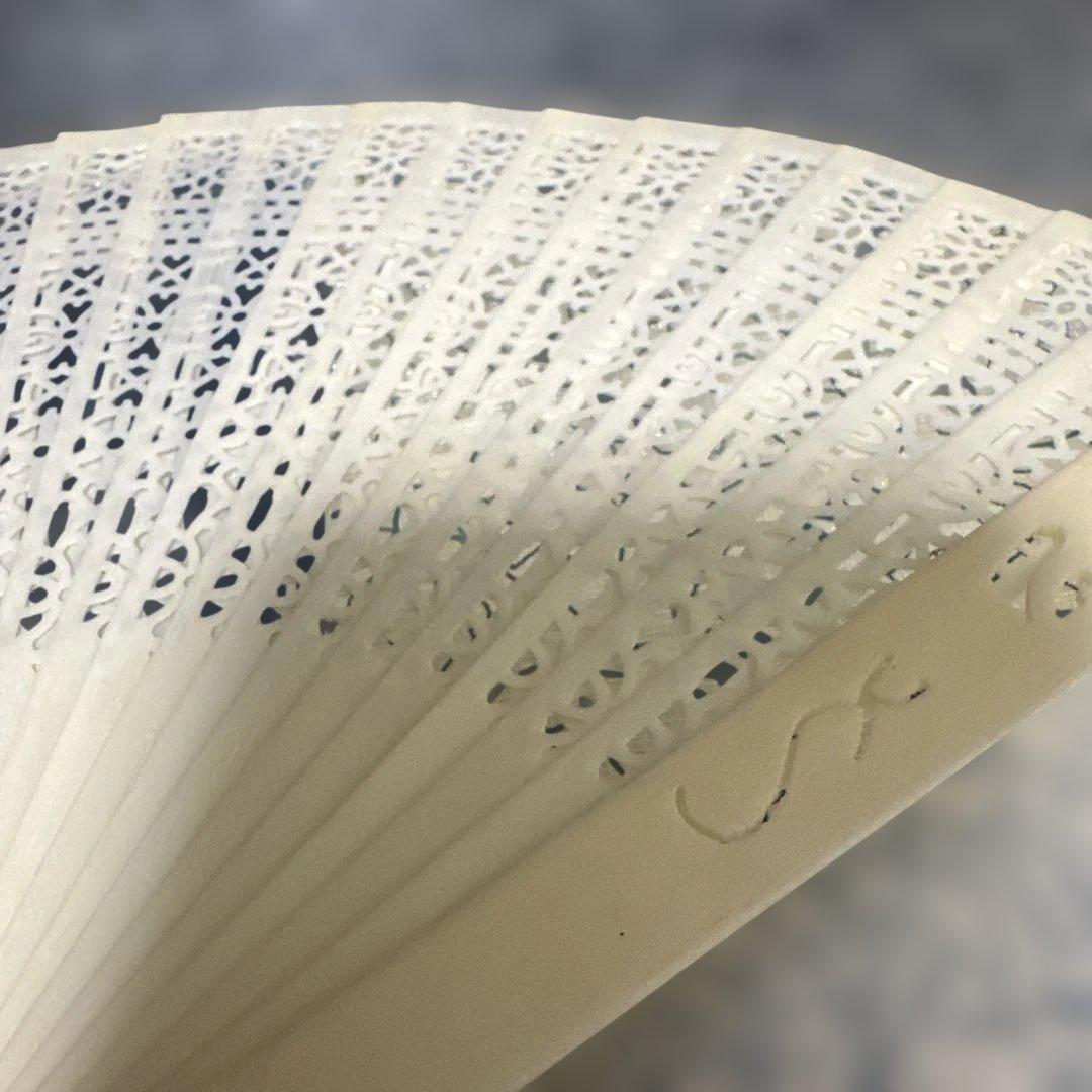 天然材質 マンモス 牙 猛犸 骨 透かし彫りのアイボリー扇子