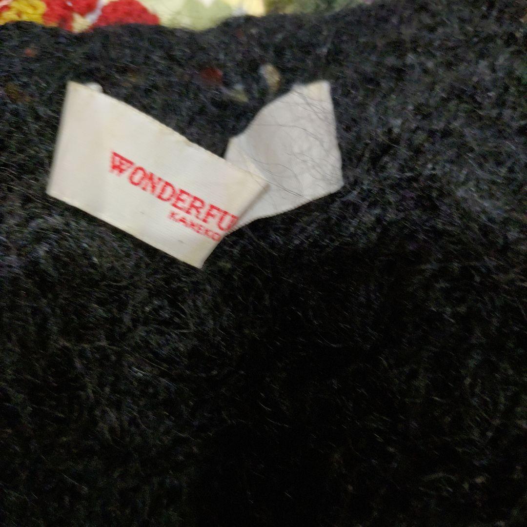 ワンダフルワールド　黒に豪華な花モチーフ付　モヘヤカーディガン 難有り