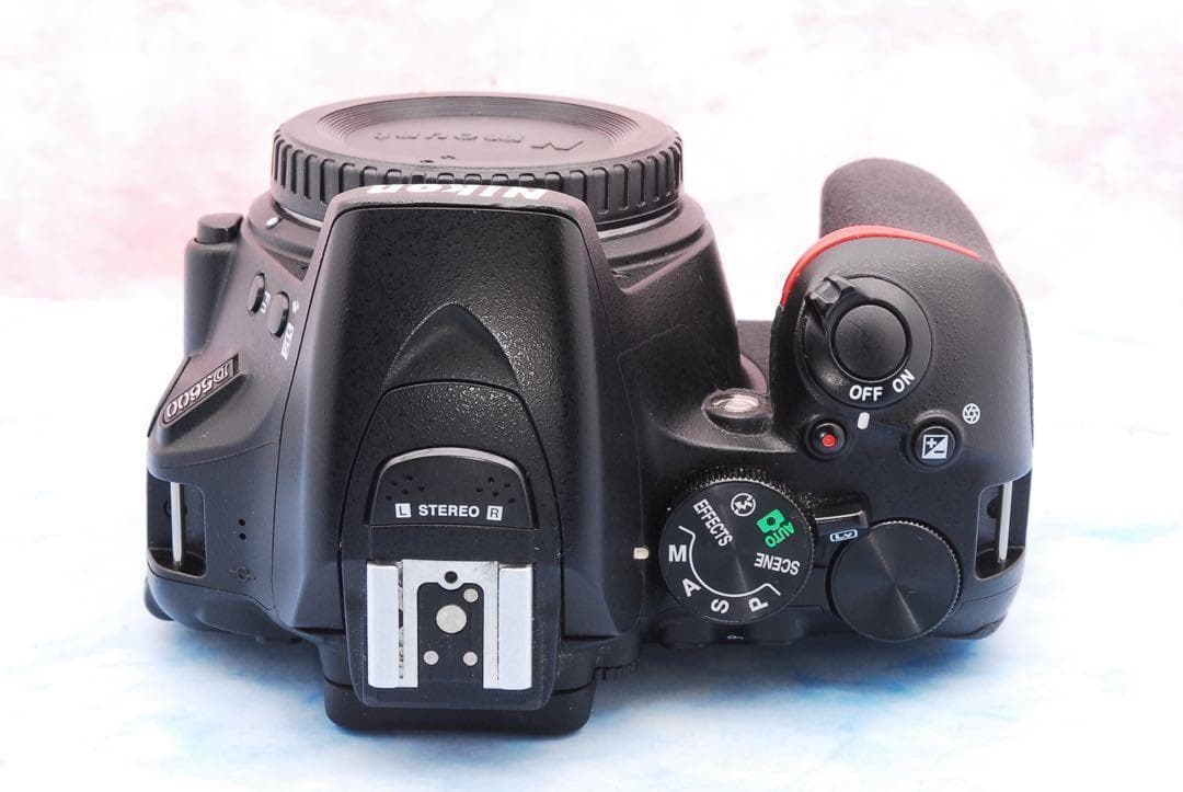 Nikon D5600☆一眼レフカメラ☆手ぶれ補正Wレンズ☆Wi-Fi♪