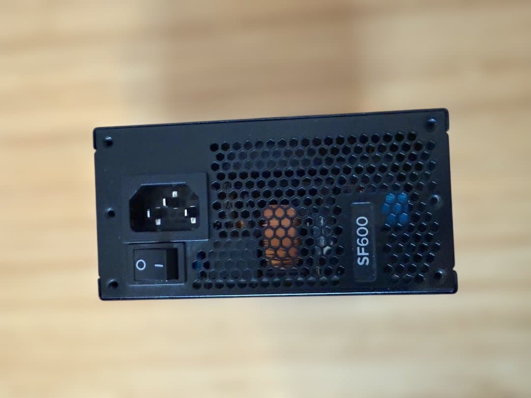 電源ユニット Corsair SF600 600W 80+ Gold
