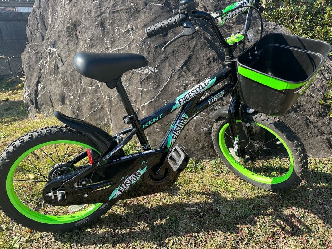 子供用　自転車16インチ　緑　黒　トイザらス