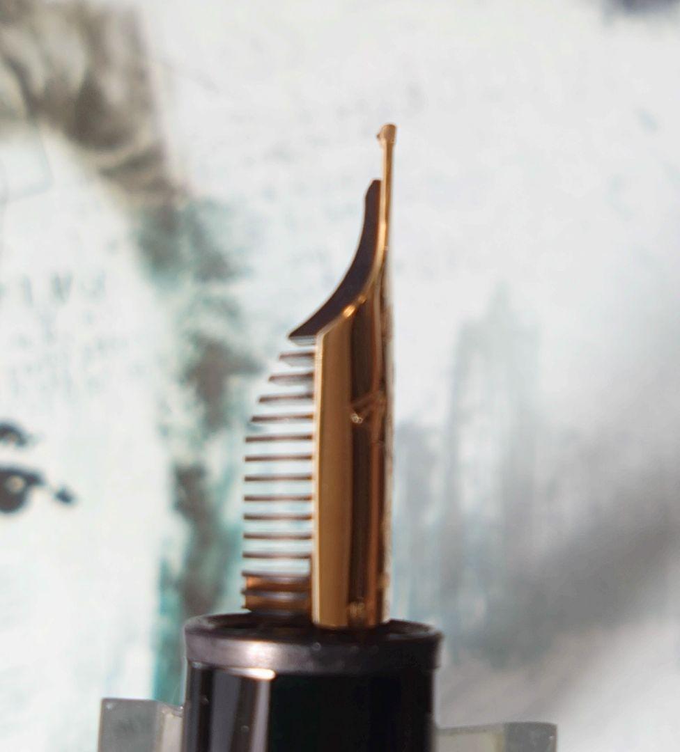 モンブラン万年筆　 ヨハンシュトラウス　F　シャンパンゴールド