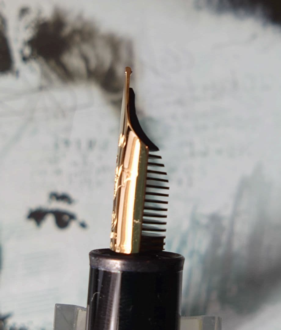 モンブラン万年筆　 ヨハンシュトラウス　F　シャンパンゴールド