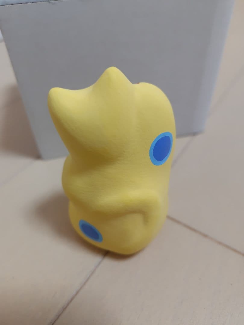 輪葉葉 招き猫 子猫