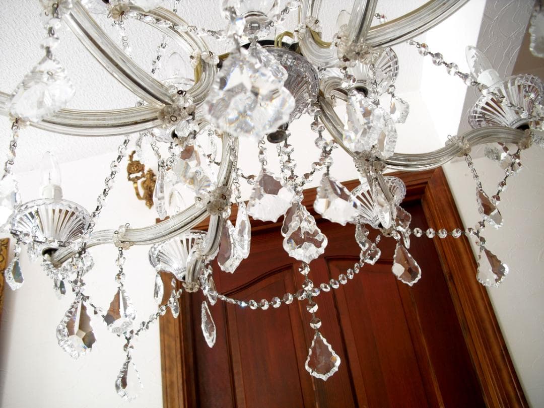 チェコ・ボヘミアンクリスタルガラス☆１２灯シャンデリア☆七色に輝く高純度・高品質